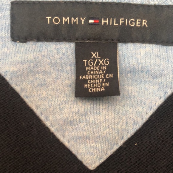 Men’s Tommy Hilfiger Sweater - Picture 2 of 4